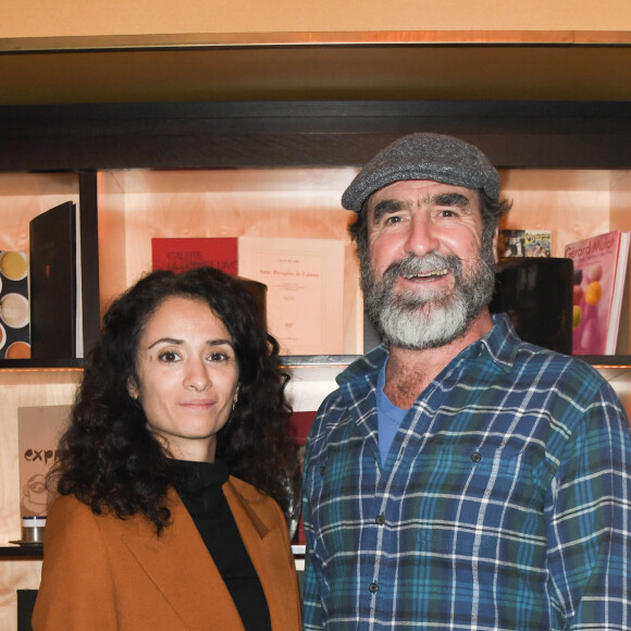 Exclusif - Rachida Brakni et Eric Cantona lors d'une conférence de presse de la série (France 3) "Le voyageur: La permission de minuit" au restaurant Les Editeurs à Paris, France, le 25 février 2020. La série sera diffusée sur France 3 le mardi 17 mars 2020. © Coadic Guirec/bestimage  (No Web pour la Belgique et la Suisse) Exclusive - For Germany Call For Price - Rachida Brakni and Eric Cantona during "The traveler: Midnight permission" press conference at Les Editeurs restaurant in Paris, France, on February 25, 2020. 