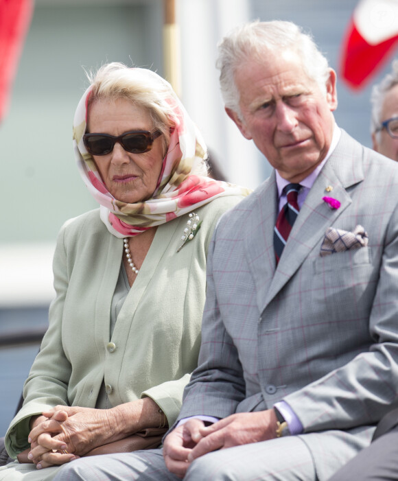 Charles et Camilla lors de la cérémonie officielle de bienvenue au Canada à l'Assemblée législative du Nunavuten, dans le cadre de leur voyage officiel au Canada, le 29 juin 2017.