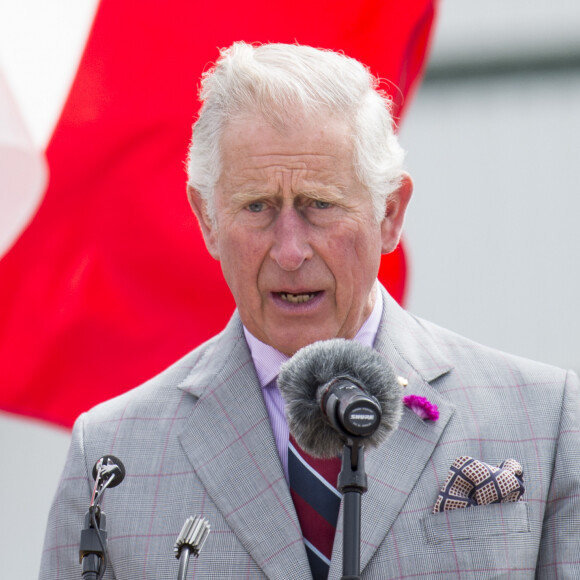 Si l'événement semble très protocolaire
Charles lors de la cérémonie officielle de bienvenue au Canada à l'Assemblée législative du Nunavuten, dans le cadre de leur voyage officiel au Canada, le 29 juin 2017.