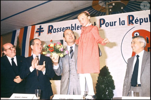 Et cer malgré le fait qu'il fut député et ministre sous Jacques Chirac.
Jacques Chirac en meeting en 1981