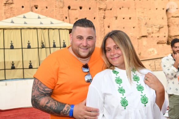 Exclusif - Le couple d'influenceurs Nicocapone, Nicolas Scuderi (Nico) et Daniela Pinto au photocall de la soirée du grand gala du "Marrakech du Rire 2022" pour la 10ème édition au palais El Badiî à Marrakech, Maroc, le 18 juin 2022. © Rachid Bellak/Bestimage