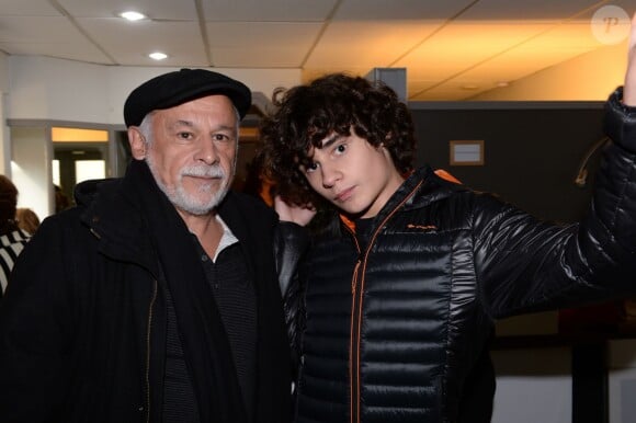 Exclusif - Francis Perrin et son fils Louis, atteint d'autisme, à Paris. © Rachid Bellak