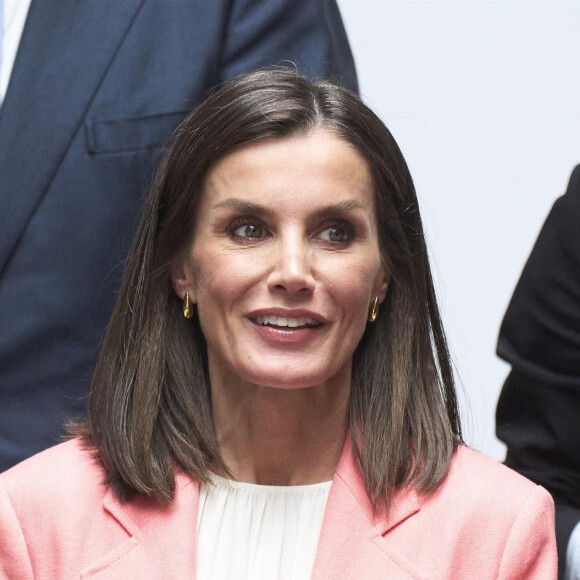 Le roi Felipe VI et la reine Letizia d'Espagne, assistent aux National Innovation and Design Awards au Miller Building à Las Palmas, le 11 avril 2024. 