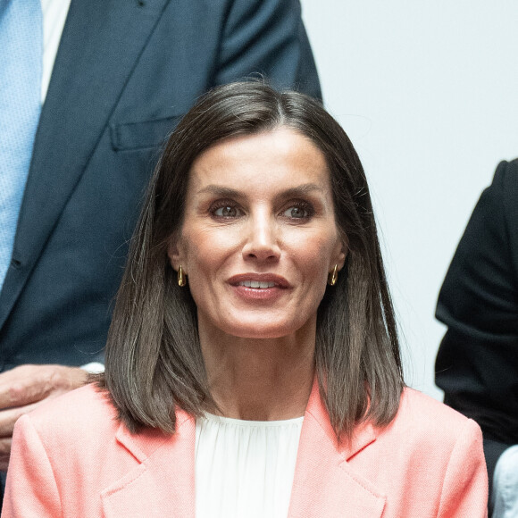 Le roi Felipe VI et la reine Letizia d'Espagne, assistent aux National Innovation and Design Awards au Miller Building à Las Palmas, le 11 avril 2024. 