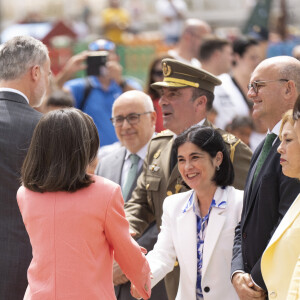 Le roi Felipe VI et la reine Letizia d'Espagne, assistent aux National Innovation and Design Awards au Miller Building à Las Palmas, le 11 avril 2024. 