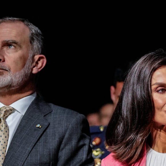 La reine Letizia d'Espagne assiste à la remise des prix nationaux de l'innovation et du design 2023 au bâtiment Miller à Las Palmas de Gran Canaria le 11 avril 2024. 