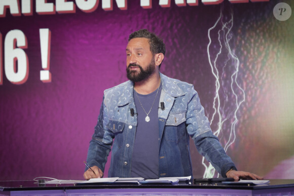 Exclusif - Cyril Hanouna sur le plateau de l'émission Touche pas à mon poste (TPMP) diffusée en direct sur C8 le 26 mars 2024. © Jack Tribeca / Bestimage