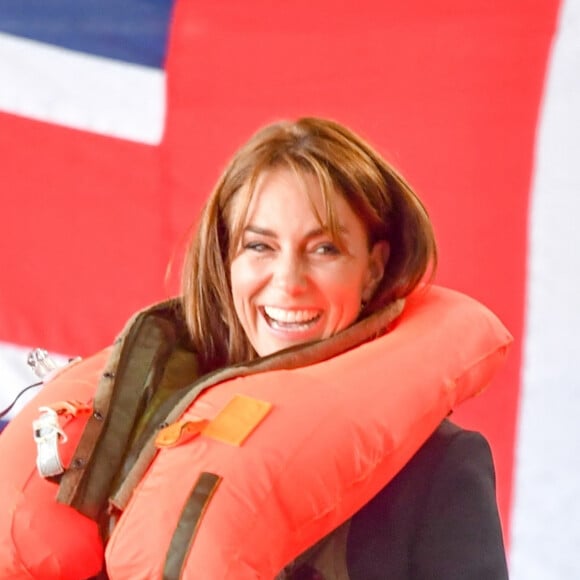 Catherine (Kate) Middleton, princesse de Galles, lors d'une visite à la Royal Naval Air Station (RNAS) Yeovilton, près de Yeovil dans le Somerset, l'une des deux principales stations aériennes de la Royal Navy et l'un des aérodromes militaires les plus fréquentés du Royaume-Uni, le lundi 18 septembre 2023.