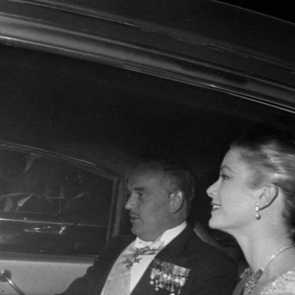 Riche d'une centaine, cette collection est exposé à Monaco mais va également faire le bonheur des fans d'automobiles. 
Archives - Grace Kelly et le prince Rainier III de Monaco