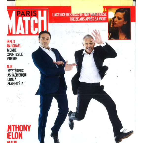 Pour Paris Match (le duo fait la une du magazine ce jeudi).
Anthony Delon et Paul Belmondo font la une de Paris Match, ce jeudi 18 avril 2024.