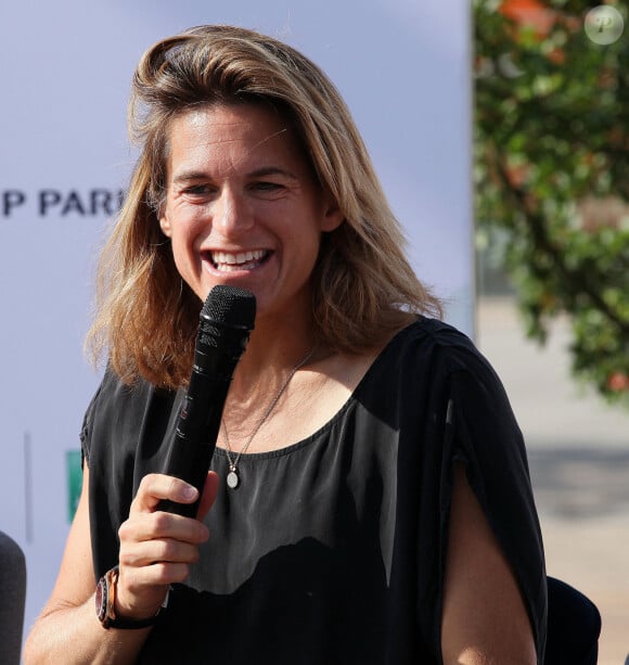 Ella publié une photo sur sa page Instagram
Amélie Mauresmo - BNP Paribas célèbre 50 ans de fidélité lors des internationaux de France de Tennis de Roland Garros 2023 à Paris le 28 mai 2023. 
