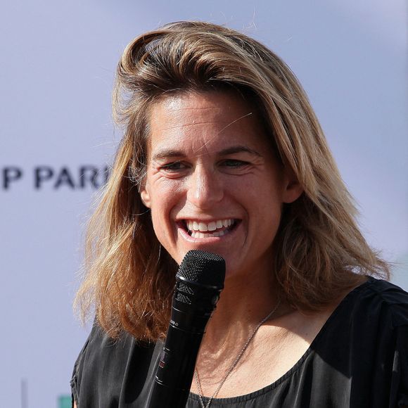 Ella publié une photo sur sa page Instagram
Amélie Mauresmo - BNP Paribas célèbre 50 ans de fidélité lors des internationaux de France de Tennis de Roland Garros 2023 à Paris le 28 mai 2023. 