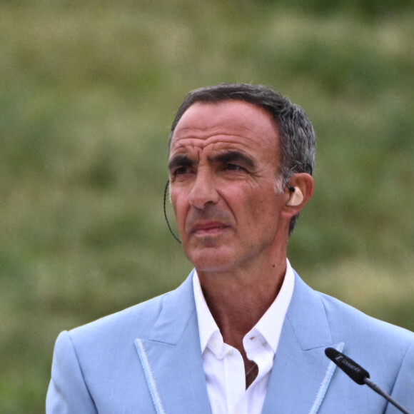 Nikos Aliagas lors de la cérémonie d'ouverture des Jeux olympiques de 2024 sur le site archéologique de l'ancienne Olympie. Olympie, Grèce, le 16 avril 2024. Photo par Eurokinissi/ABACAPRESS.COM