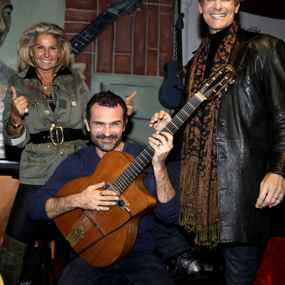 Exclusif - No Web - Caroline Margeridon, François Cases Bardina et François-Xavier Renou (Fransoa Superstar)) - People à la soirée du lancement du livre "Libre !" de Caroline Margeridon à la Chope des Puces à Saint-Ouen. Le 8 novembre 2021 © Cédric Perrin / Bestimage 