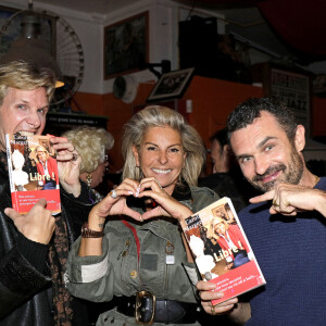 Exclusif - No Web - Caroline Margeridon, François Cases Bardina, Stéphane Vanhandenhoven et François-Xavier Renou (Fransoa Superstar) - People à la soirée du lancement du livre "Libre !" de Caroline Margeridon à la Chope des Puces à Saint-Ouen. Le 8 novembre 2021 © Cédric Perrin / Bestimage