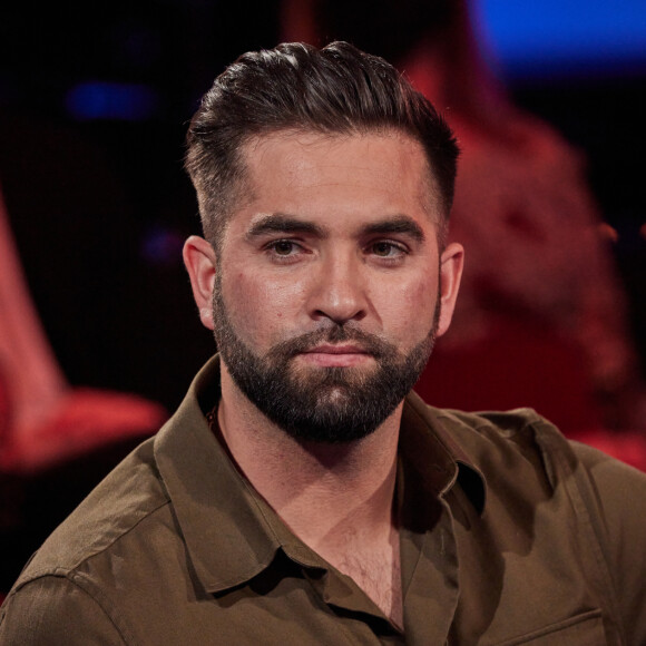 A noter qu'il va bien, il est "tiré d'affaire".
Info - Kendji Girac a été blessé par balle cette nuit sur une aire de gens du voyage à Biscarosse - Exclusif - Kendji Girac - Enregistrement de l'émission "Allez viens je t'emmène...Au Music Hall" au Studio Gabriel à Paris, qui sera diffusée le 28 mai sur France 3. Le 6 avril 2021 © Cyril Moreau / Bestimage 