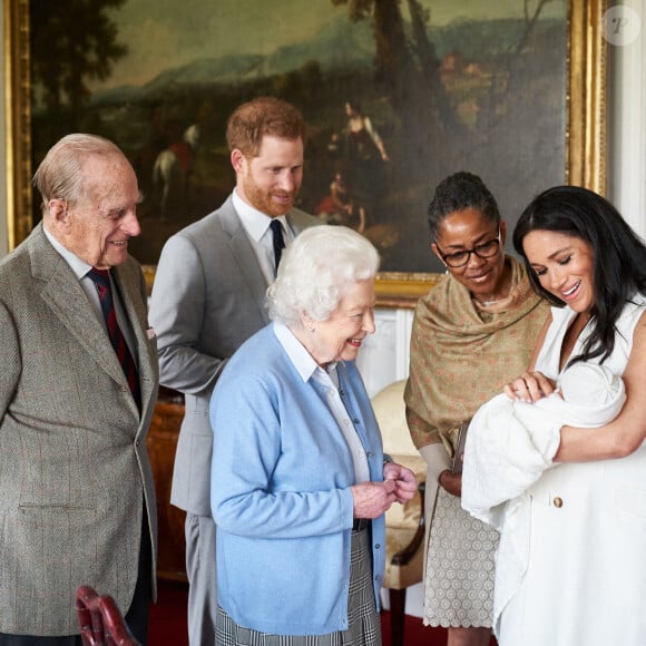 Le duc et la duchesse de Sussex sont rejoints par sa mère, Doria Ragland, alors qu'ils montrent leur nouveau né nommé Archie Harrison Mountbatten-Windsor, à la reine Élisabeth II et au duc d'Édimbourg au château de Windsor, au Royaume-Uni, le mercredi 8 mai 2019. Photo par Chris Allerton/copyright SussexRoyal/PA Wire/ABACAPRESS.COM