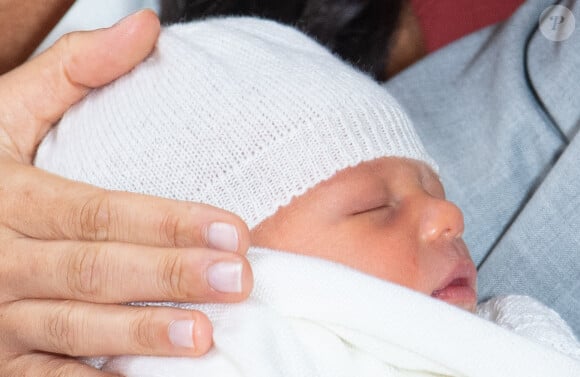 Le duc et la duchesse de Sussex avec leur petit garçon, né lundi matin, lors d'un photocall à St George's Hall au château de Windsor dans le Berkshire, au Royaume-Uni, le 8 mai 2019. Photo par Dominic Lipinski/PA Photos/ABACAPRESS.COM