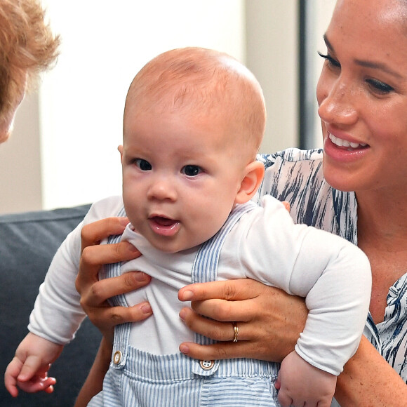 Le prince Harry, le duc de Sussex et Meghan, la duchesse de Sussex, tenant leur fils Archie, rencontrent l'archevêque Desmond Tutu à la Desmond & ; Leah Tutu Legacy Foundation au Cap, en Afrique du Sud, le 25 septembre 2019. Photo by Splash News/ABACAPRESS.COM