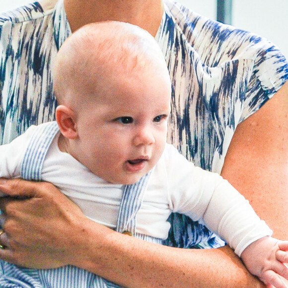 Le prince Harry et Meghan, duchesse de Sussex, tenant leur fils Archie, lors de la visite de l'archevêque Desmond Tutu à la Desmond & ; Leah Tutu Legacy Foundation au Cap, en Afrique du Sud. Le 25 septembre 2019. Photo par Mischa Schoemaker/ABACAPRESS.COM