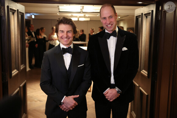 Le prince William, prince de Galles et Tom Cruise participent au dîner de gala caritatif " London's Air Ambulance " au Raffles London à Londres, Royaume Uni, le 7 février 2024.