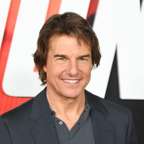 Après cet arrêt outre-Manche, l'acteur a posé ses valises à Paris. Pourquoi ? 
Tom Cruise arrive sur le tapis rouge de la première de Mission impossible - Dead Reckoning à New York.