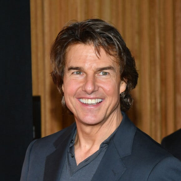 Tom Cruise arrive sur le tapis rouge de la première de Mission impossible - Dead Reckoning à New York.