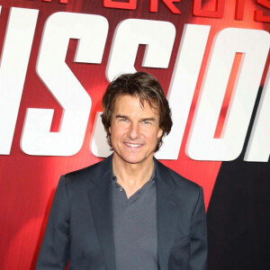 Tom Cruise arrive sur le tapis rouge de la première de Mission impossible - Dead Reckoning New York.