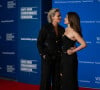 Quelques mois après son divorce, l'actrice a retrouvé l'amour dans les bras d'Ashlyn Harris, une ancienne footballeuse. 
L'ancienne footballeuse Ashlyn Harris et Sophia Bush sur le tapis rouge du dîner des correspondants de la Maison-Blanche 2024 organisé à Washington samedi 27 avril. Annabelle Gordon/SPUS/ABACAPRESS.COM