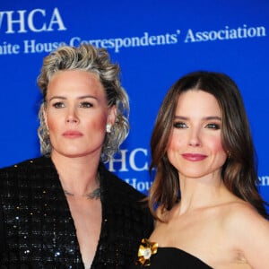 L'actrice s'est confiée sur le poids dont elle s'est délestée depuis qu'elle a épousé sa sexualité.
L'ancienne footballeuse Ashlyn Harris et Sophia Bush sur le tapis rouge du dîner des correspondants de la Maison-Blanche 2024 organisé à Washington samedi 27 avril. Gene Young/SplashNews/ABACAPRESS.COM