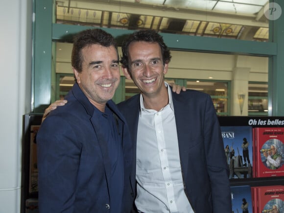 Exclusif - Arnaud Lagardère et Alexandre Bompard (PDG Fnac et futur PDG du groupe Carrefour) - J. Lagardère (J.Foret) en séance de dédicaces à la Fnac des Ternes pour sa BD "Amber Blake" , à Paris le 24 juin 2017. © Pierre Perusseau / Bestimage