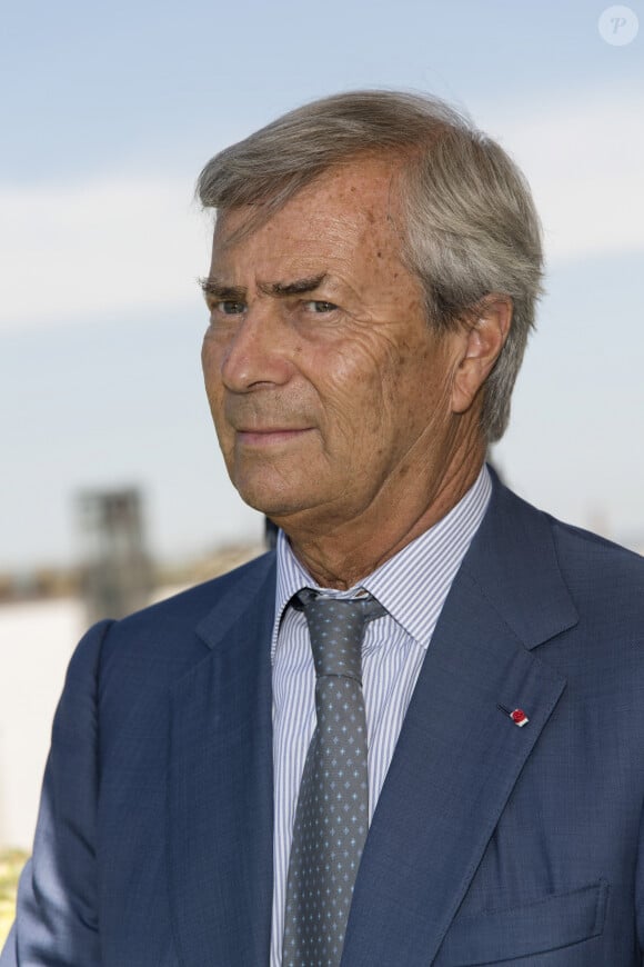 Arnaud Lagardère parle de Vincent Bolloré, qu'il considère comme un deuxième père
 
Vincent Bolloré - Remise du prix Bretagne ou prix Breizh, parrainé par le groupe Bolloré au siège de Vivendi à Paris le 26 juin 2017. © Pierre Perusseau / Bestimage