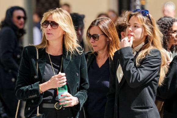 Sarah Poniatowski (Lavoine) et sa fille Yasmine - Arrivées aux obsèques du prince Jean-Stanislas Poniatowski en l'Eglise polonaise à Paris, France, le 29 avril 2024. © Jacovides-Moreau/Bestimage