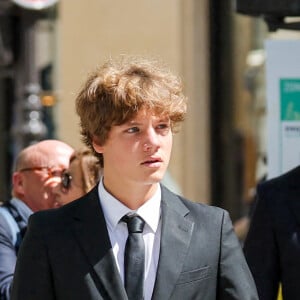 Sarah Poniatowski (Lavoine), son compagnon Roschdy Zem et son fils Roman Lavoine - Arrivées aux obsèques du prince Jean-Stanislas Poniatowski en l'Eglise polonaise à Paris, France, le 29 avril 2024. © Jacovides-Moreau/Bestimage