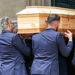 Roman Lavoine, petit-fils du défunt - Arrivées aux obsèques du prince Jean-Stanislas Poniatowski en l'Eglise polonaise à Paris, France, le 29 avril 2024. © Jacovides-Moreau/Bestimage