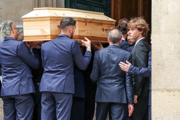 Roman Lavoine, petit-fils du défunt - Arrivées aux obsèques du prince Jean-Stanislas Poniatowski en l'Eglise polonaise à Paris, France, le 29 avril 2024. © Jacovides-Moreau/Bestimage