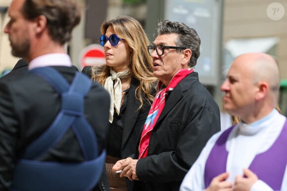 Yasmine Lavoine et son père Marc Lavoine - Arrivées aux obsèques du prince Jean-Stanislas Poniatowski en l'Eglise polonaise à Paris, France, le 29 avril 2024. © Jacovides-Moreau/Bestimage