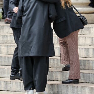 Marc Lavoine (de dos) et ses enfants Milo Lavoine et Yasmine Lavoine - Arrivées aux obsèques du prince Jean-Stanislas Poniatowski en l'Eglise polonaise à Paris, France, le 29 avril 2024. © Jacovides-Moreau/Bestimage