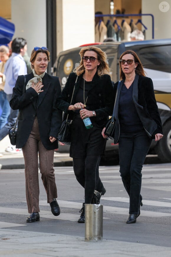 Sarah Poniatowski (Lavoine), sa fille Yasmine et Juliette Boudre - Arrivées aux obsèques du prince Jean-Stanislas Poniatowski en l'Eglise polonaise à Paris, France, le 29 avril 2024. © Jacovides-Moreau/Bestimage