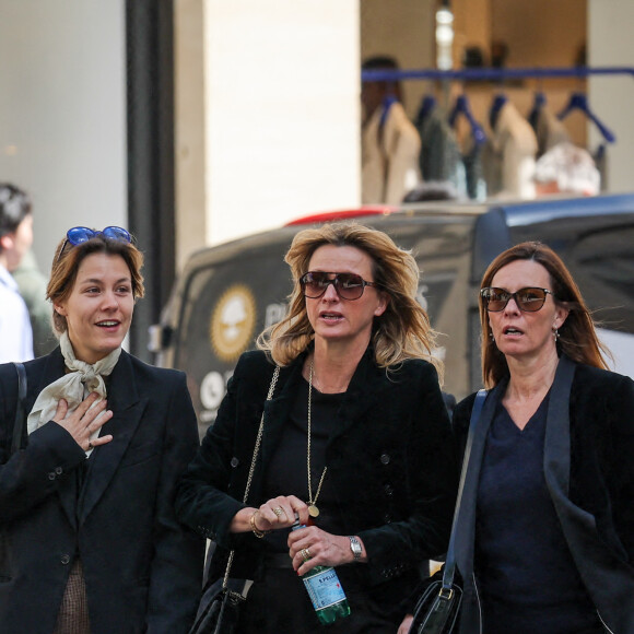 Sarah Poniatowski (Lavoine), sa fille Yasmine et Juliette Boudre - Arrivées aux obsèques du prince Jean-Stanislas Poniatowski en l'Eglise polonaise à Paris, France, le 29 avril 2024. © Jacovides-Moreau/Bestimage