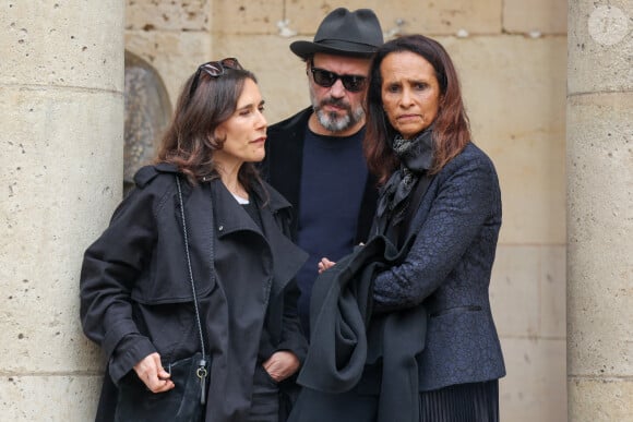 Vincent Perez et sa femme Karine Silla - Sorties des obsèques du prince Jean-Stanislas Poniatowski en l'Eglise polonaise à Paris, France, le 29 avril 2024. © Jacovides-Moreau/Bestimage