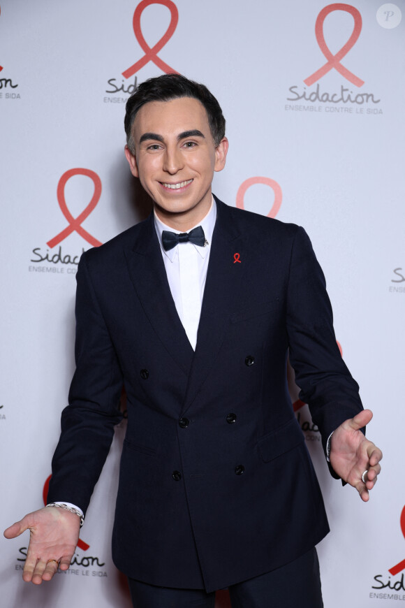 Jordan De Luxe - Photocall de la soirée de lancement du "Sidaction" au théâtre Edouard VII à Paris le 4 mars 2024. © Denis Guignebourg/Bestimage