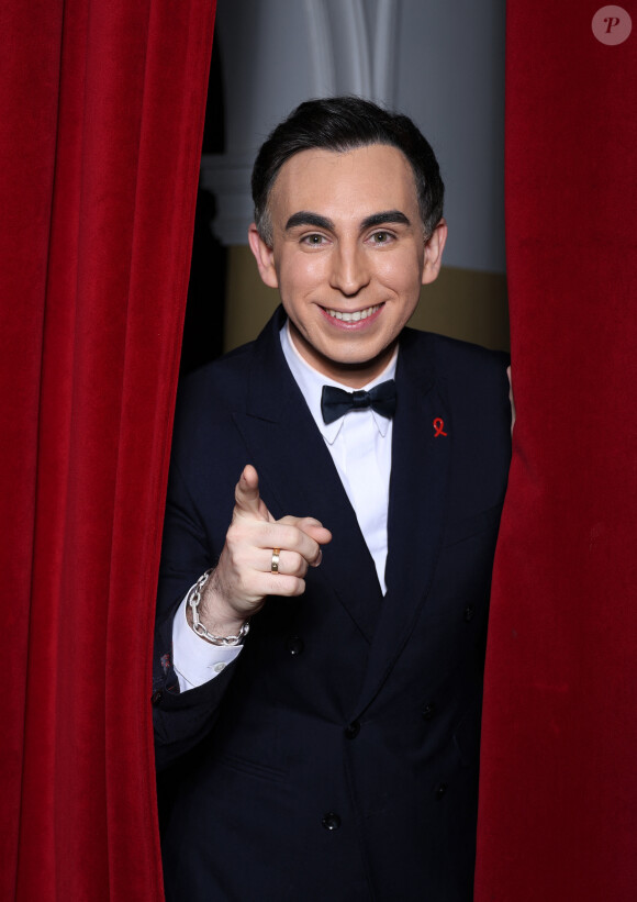 Jordan De Luxe - Photocall de la soirée de lancement du "Sidaction" au théâtre Edouard VII à Paris le 4 mars 2024. © Denis Guignebourg/Bestimage