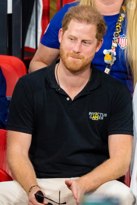 Le prince Harry, duc de Sussex, assiste à la course d'aviron en salle aux Jeux Invictus 2020 (jour 5) au Zuiderpark à La Haye, Pays-Bas, le 20 avril 2022. 