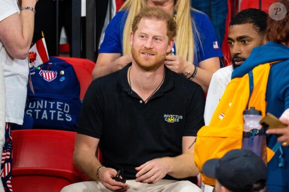 Le prince Harry, duc de Sussex, assiste à la course d'aviron en salle aux Jeux Invictus 2020 (jour 5) au Zuiderpark à La Haye, Pays-Bas, le 20 avril 2022. 