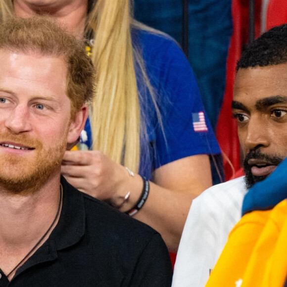 Le prince Harry, duc de Sussex, assiste à la course d'aviron en salle aux Jeux Invictus 2020 (jour 5) au Zuiderpark à La Haye, Pays-Bas, le 20 avril 2022. 