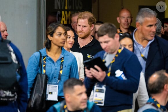 Le prince Harry, duc de Sussex, assiste à la course d'aviron en salle aux Jeux Invictus 2020 (jour 5) au Zuiderpark à La Haye, Pays-Bas, le 20 avril 2022. 