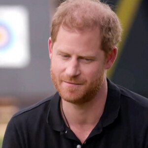 Il ne comptera pas non plus sur les membres de la famille royale qui n'ont apparemment pas prévu de faire partie de l'événement 
Le prince Harry donne une interview pour le "Today Show" à La Haye, le 19 avril 2022. © JLPPA/Bestimage 