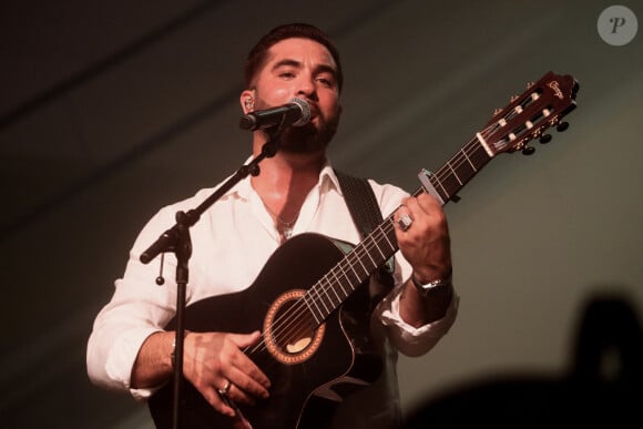 Kendji Girac - Célébration des 10 ans du centre commercial Beaugrenelle à Paris, France. Le 12 octobre 2023. © Christophe Clovis / Bestimage 