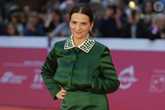 Juliette Binoche, porte une robe conçue spécialement pour elle par Prada, à la première du film "La Passion de Dodin Bouffant" (The Pot Au Feu) lors du 18ème Rome International Film Festival, à l'auditorium Parco Della Musica de Rome, Italie, le 21 octobre 2023. © Mario Cartelli/SOPA Images/ZUMA Press/Bestimage 